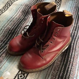 Doc Martens cherry red 8 holes